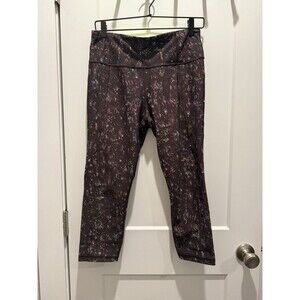 Athleta Lightning City Lights High Rise Capri 21” Leggings Size Medium Box C